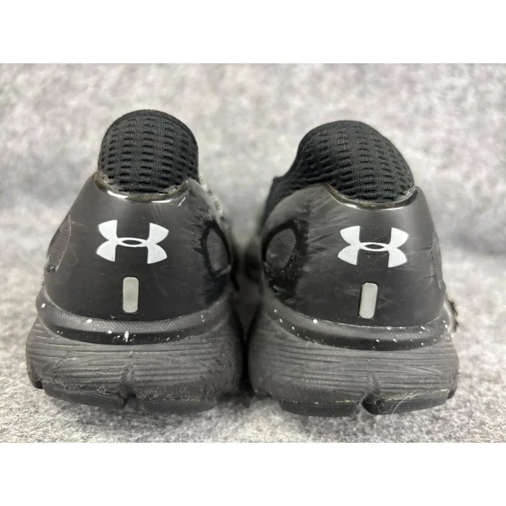 Under Armour Charged Running Shoes Womens Size 8.5 Gray Black‎ Athletic Trainers